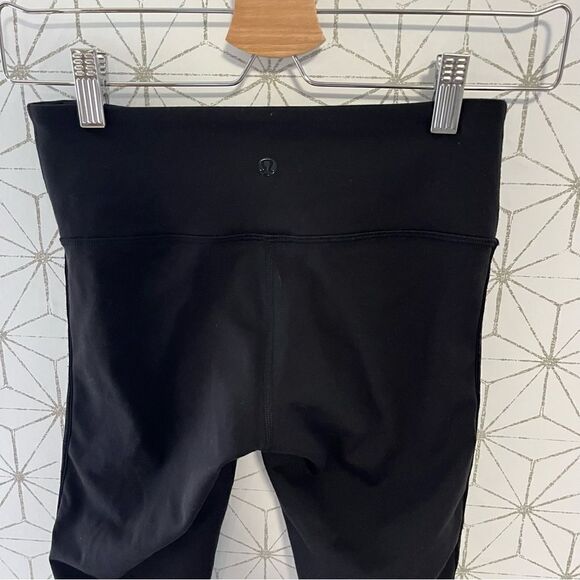 Lululemon Black Wunder Under Crop 21” - Picture 5 of 7